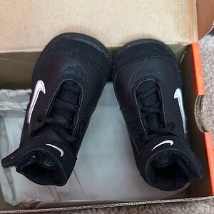 Little huarache 2KS (TD) blk/white : Nike high tops with Velcro fasteners clean